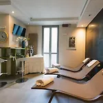 Parini Hotell