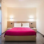Parini Hotell 3*