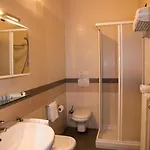 Parini Hotell 3*