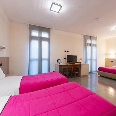 Parini Hotel 3*