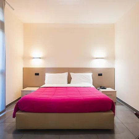 Parini Hotel 3*