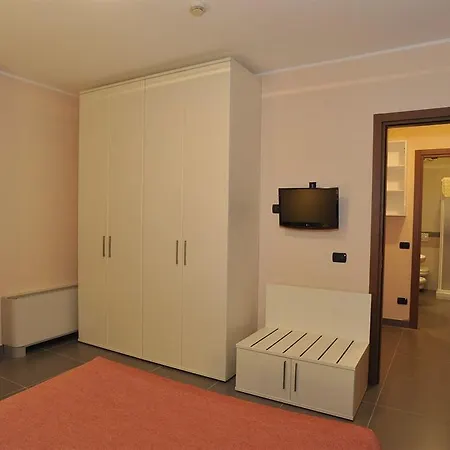 Parini 3*