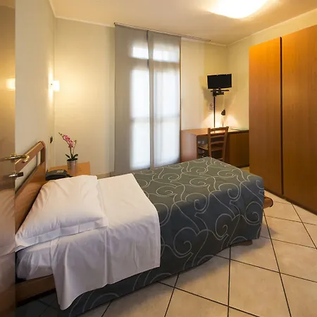 Parini Hotel Bosisio Parini