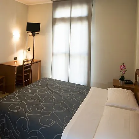 Parini 3*